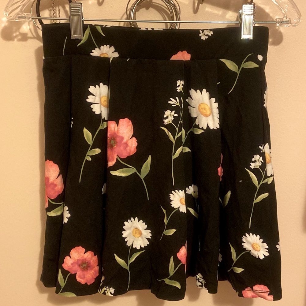 F21 Floral Stretchy Skate Skirt